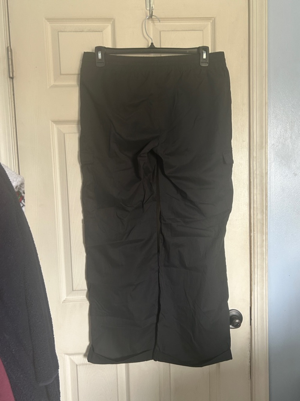 NWT Motherhood Maternity utility cargo jogger size small - Picture 6 of 9